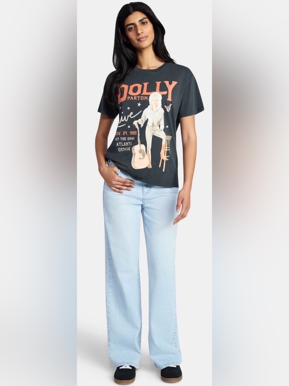 Dolly Parton Live Graphic Tee - Picture 2 of 4